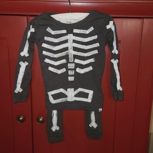 Baby GAP toddler skeleton Halloween pajamas